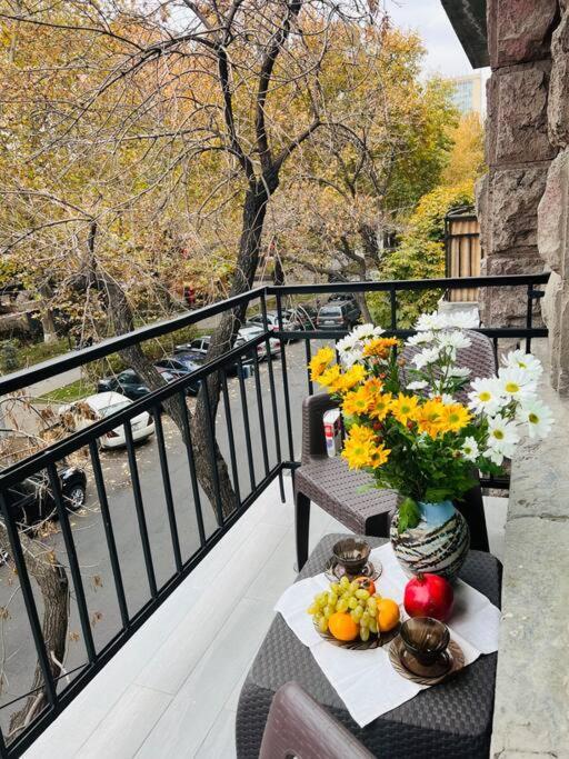 Spacious 2 Bedrooms In The Center Of Erevan Exterior foto