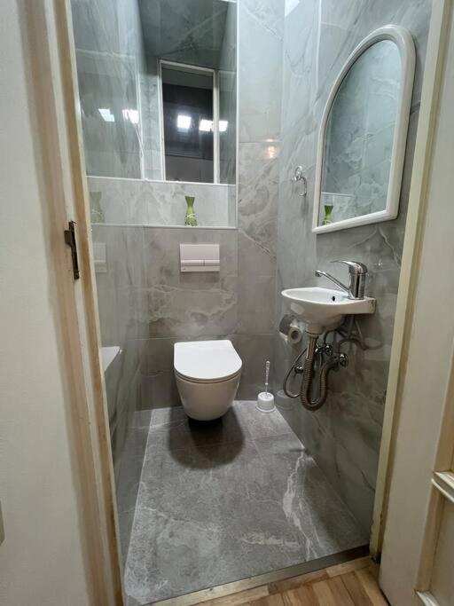 Spacious 2 Bedrooms In The Center Of Erevan Exterior foto