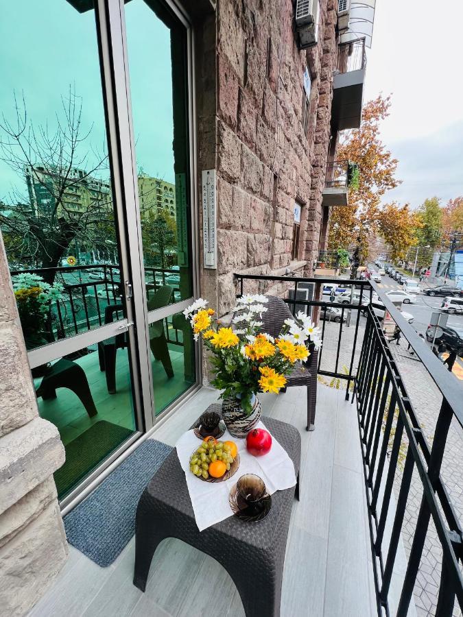 Spacious 2 Bedrooms In The Center Of Erevan Exterior foto