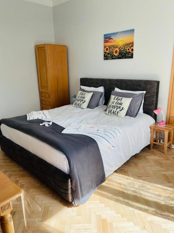 Spacious 2 Bedrooms In The Center Of Erevan Exterior foto