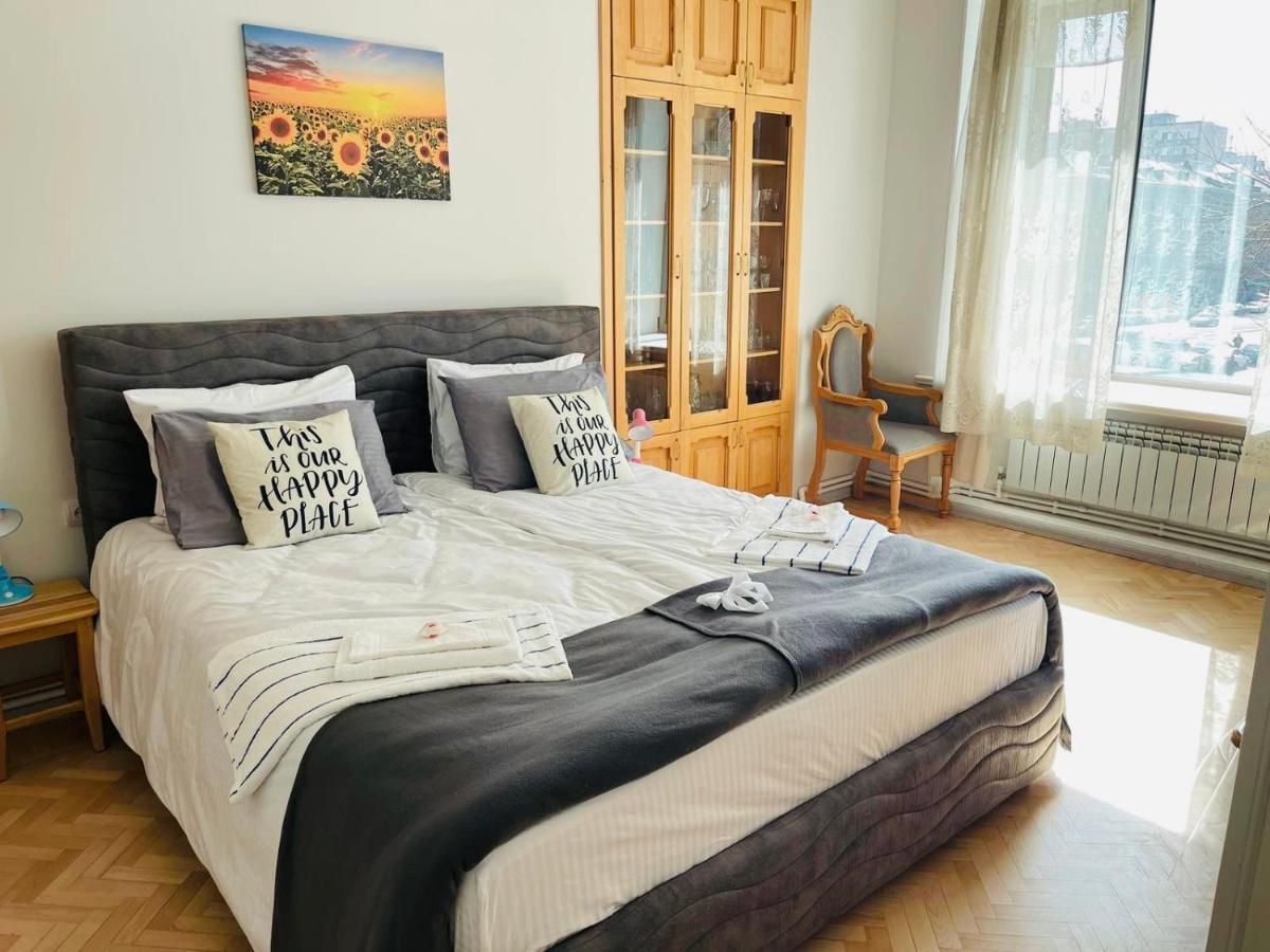 Spacious 2 Bedrooms In The Center Of Erevan Exterior foto