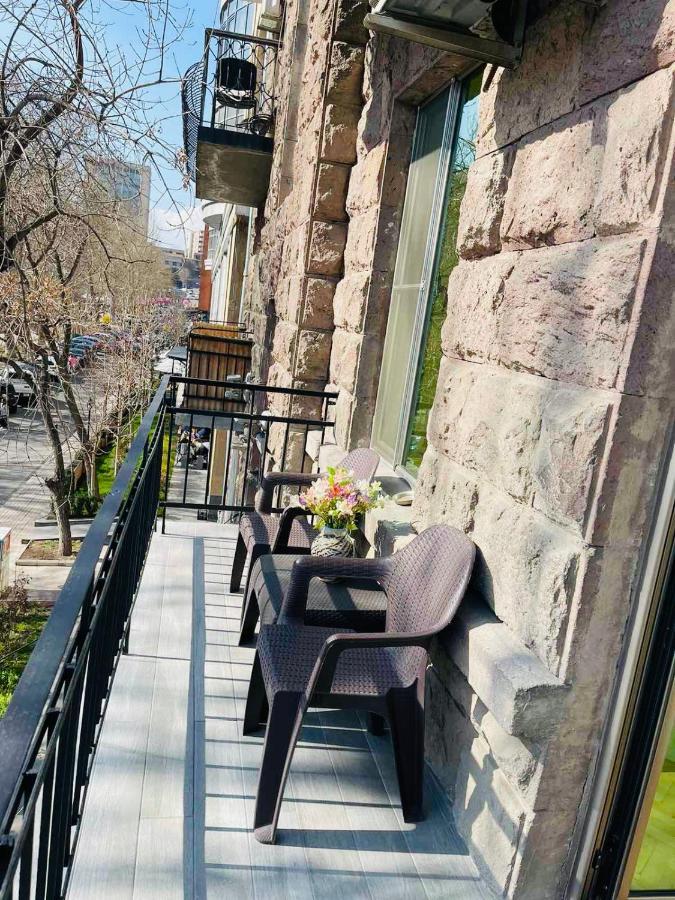Spacious 2 Bedrooms In The Center Of Erevan Exterior foto
