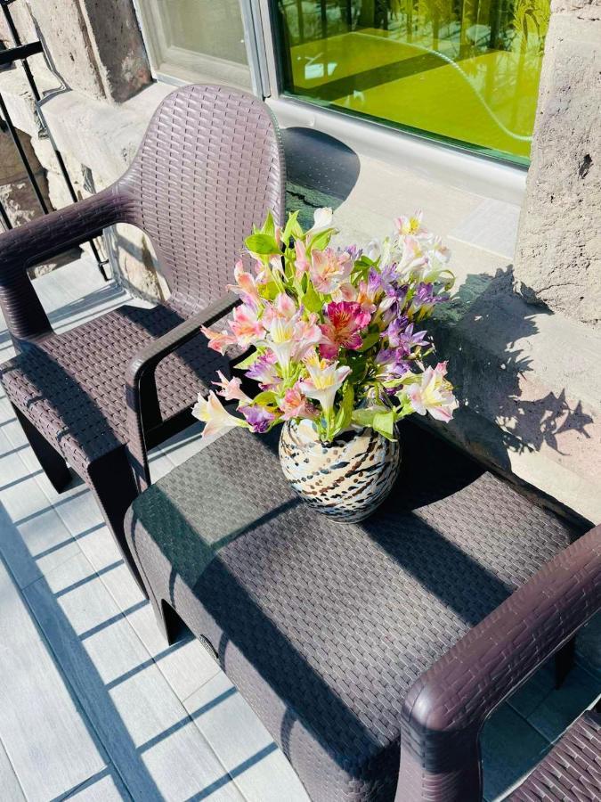 Spacious 2 Bedrooms In The Center Of Erevan Exterior foto